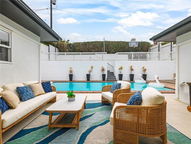 320 Calle Mayor, Redondo Beach, CA 90277