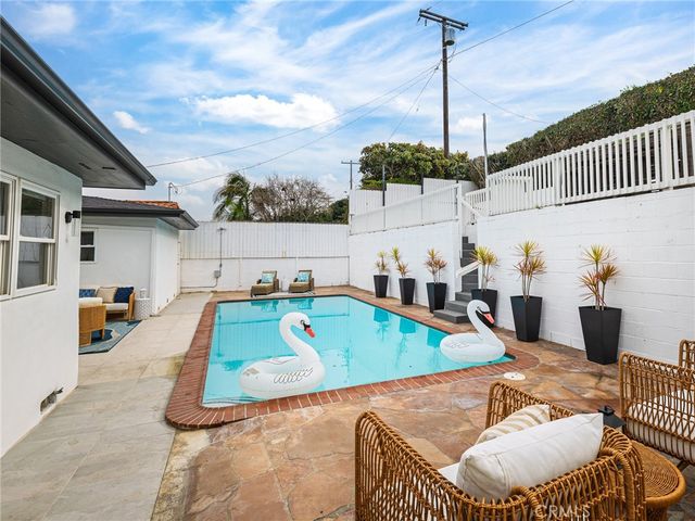 320 Calle Mayor, Redondo Beach, CA 90277