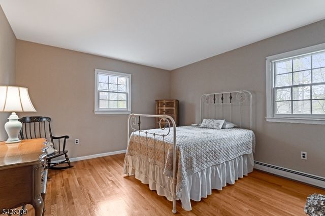 5 Hickory Dr, Morris Plains Boro, NJ 07950