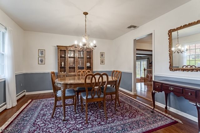 5 Hickory Dr, Morris Plains Boro, NJ 07950