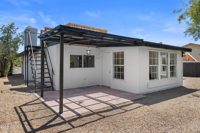 5532 E VIRGINIA Avenue, Phoenix, AZ 85008