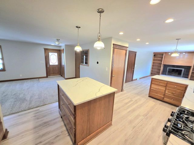 2532 Seymour PLACE, West Allis, WI 53227