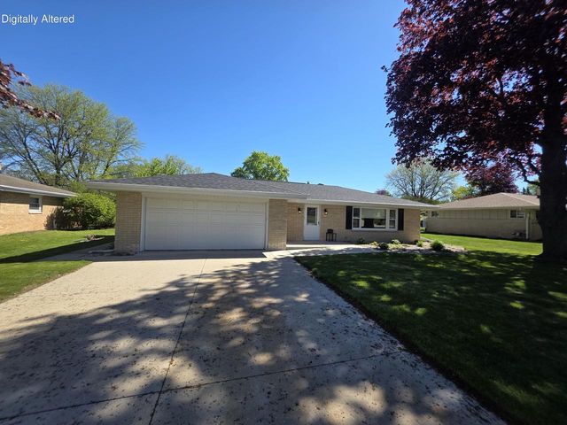 2532 Seymour PLACE, West Allis, WI 53227