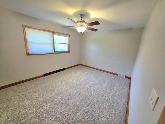 2532 Seymour PLACE, West Allis, WI 53227