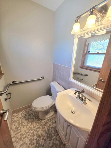 2532 Seymour PLACE, West Allis, WI 53227