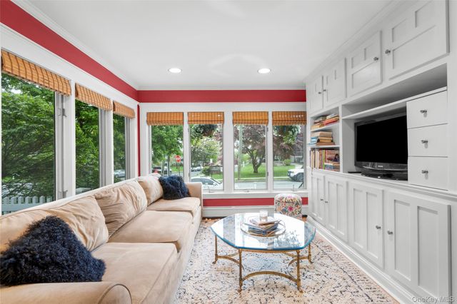 405 Cortlandt Avenue, Mamaroneck, NY 10543