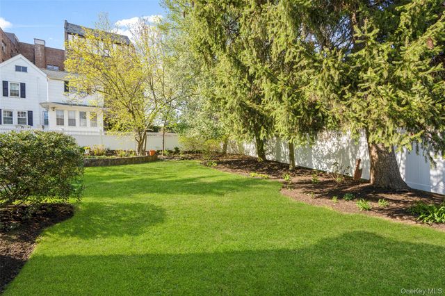 405 Cortlandt Avenue, Mamaroneck, NY 10543