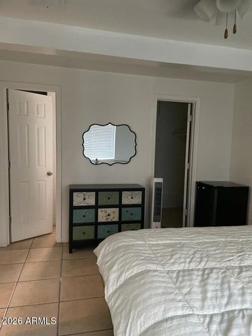 2502 E EDGEMONT Avenue, Phoenix, AZ 85008