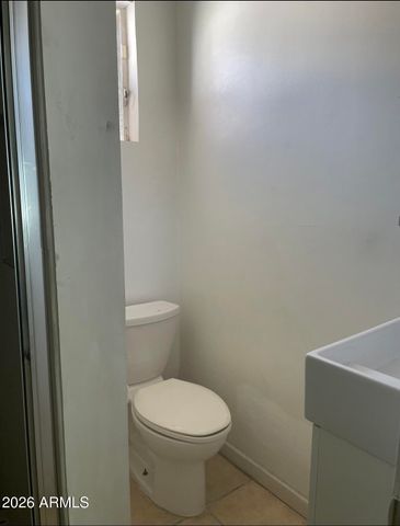 2502 E EDGEMONT Avenue, Phoenix, AZ 85008