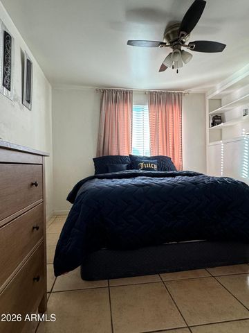 2502 E EDGEMONT Avenue, Phoenix, AZ 85008
