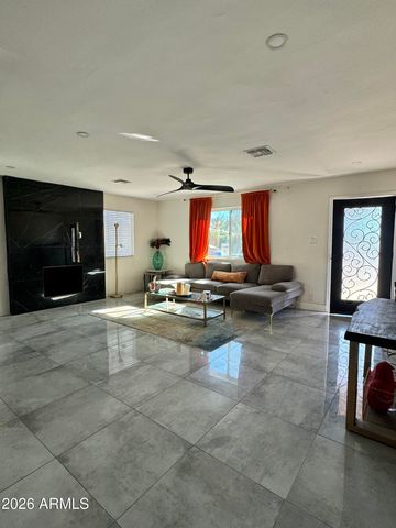 2502 E EDGEMONT Avenue, Phoenix, AZ 85008