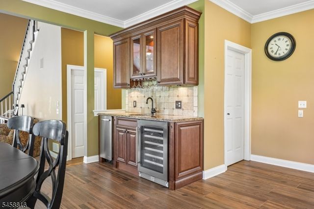 10 William Barnes Rd, Raritan Twp., NJ 08822
