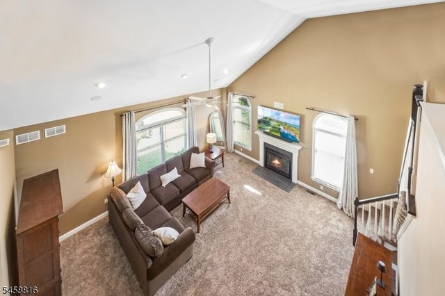 10 William Barnes Rd, Raritan Twp., NJ 08822