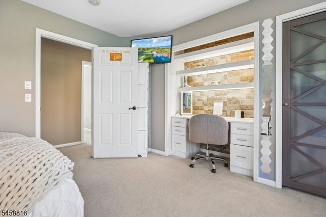 10 William Barnes Rd, Raritan Twp., NJ 08822