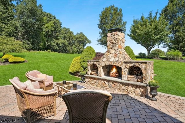 10 William Barnes Rd, Raritan Twp., NJ 08822