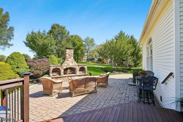 10 William Barnes Rd, Raritan Twp., NJ 08822