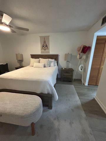 2600 NW 49th Avenue 207, Lauderdale Lakes, FL 33313