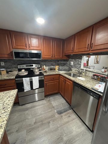 2600 NW 49th Avenue 207, Lauderdale Lakes, FL 33313