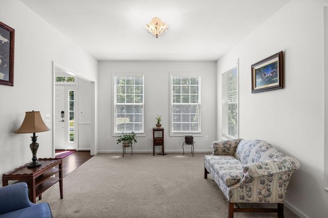 196 MCPHERSON DR, Fredericksburg, VA 22406