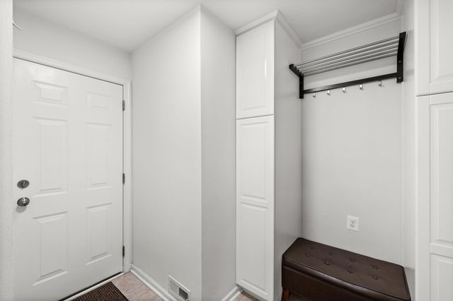 196 MCPHERSON DR, Fredericksburg, VA 22406