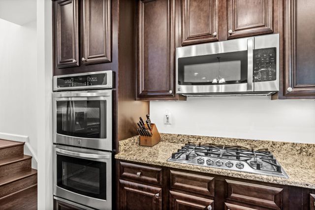196 MCPHERSON DR, Fredericksburg, VA 22406