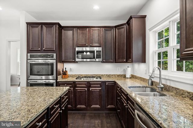 196 MCPHERSON DR, Fredericksburg, VA 22406