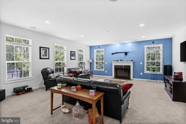 196 MCPHERSON DR, Fredericksburg, VA 22406