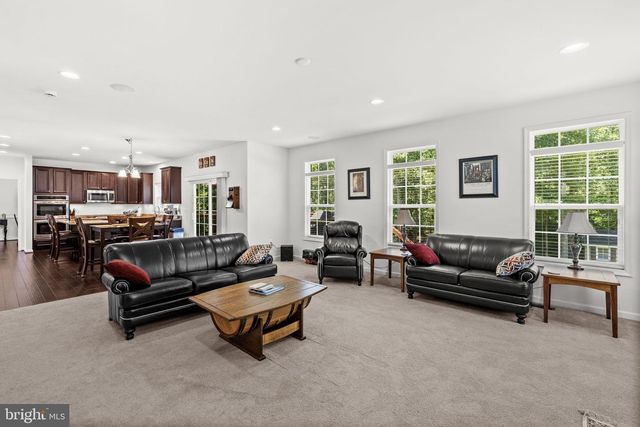 196 MCPHERSON DR, Fredericksburg, VA 22406
