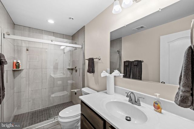 196 MCPHERSON DR, Fredericksburg, VA 22406