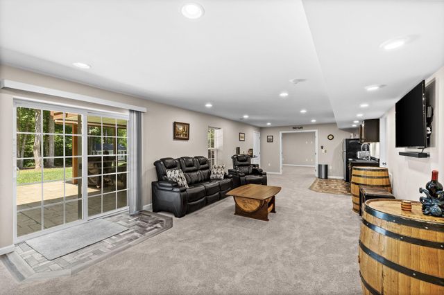 196 MCPHERSON DR, Fredericksburg, VA 22406