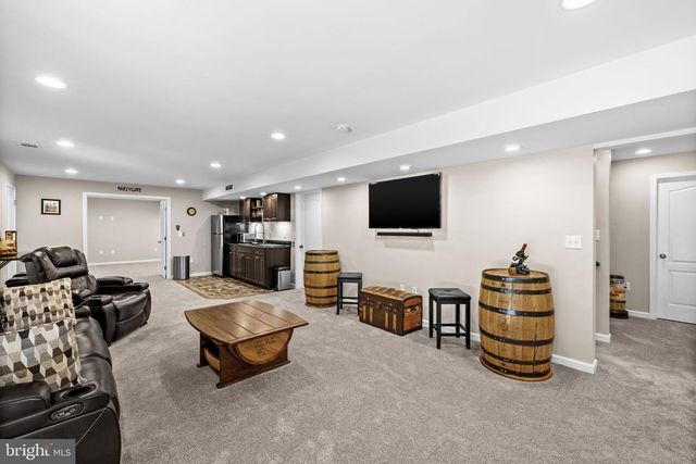 196 MCPHERSON DR, Fredericksburg, VA 22406