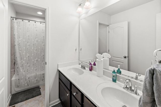 196 MCPHERSON DR, Fredericksburg, VA 22406