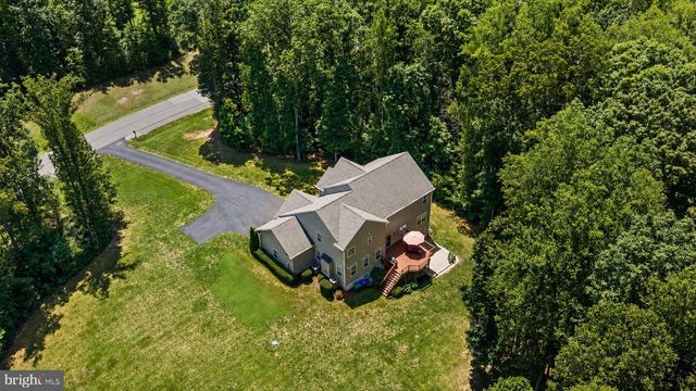 196 MCPHERSON DR, Fredericksburg, VA 22406