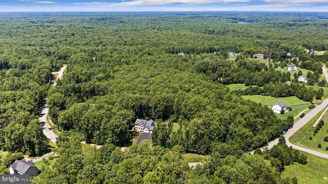 196 MCPHERSON DR, Fredericksburg, VA 22406