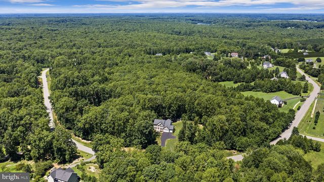 196 MCPHERSON DR, Fredericksburg, VA 22406