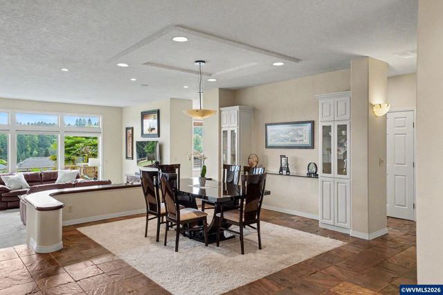 918 Hazeltine Av SE, Salem, OR 97306