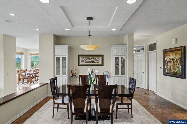 918 Hazeltine Av SE, Salem, OR 97306