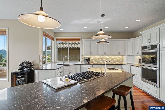 918 Hazeltine Av SE, Salem, OR 97306