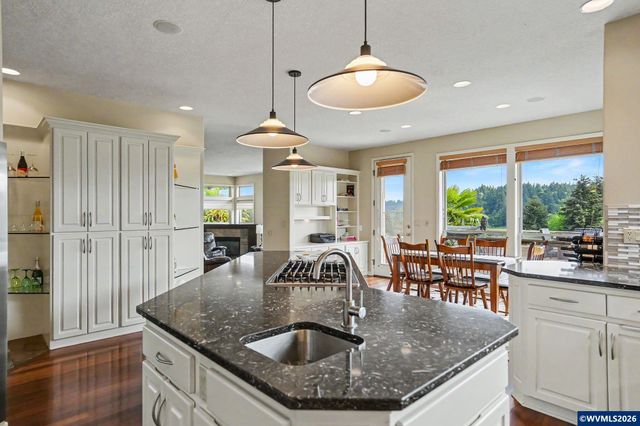 918 Hazeltine Av SE, Salem, OR 97306