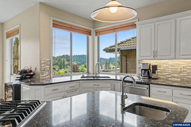 918 Hazeltine Av SE, Salem, OR 97306