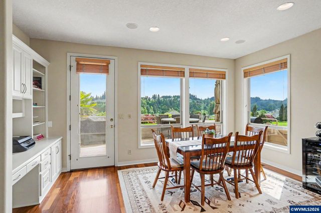 918 Hazeltine Av SE, Salem, OR 97306
