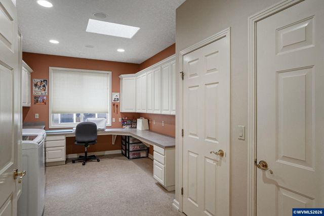 918 Hazeltine Av SE, Salem, OR 97306