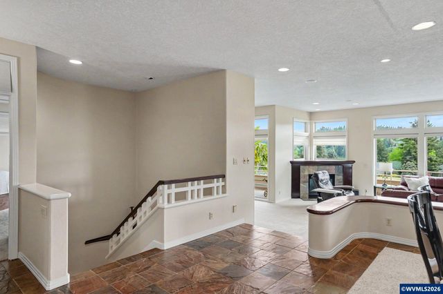 918 Hazeltine Av SE, Salem, OR 97306