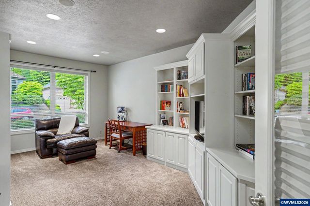 918 Hazeltine Av SE, Salem, OR 97306