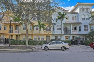 2425 San Pietro Circle, Palm Beach Gardens, FL 33410