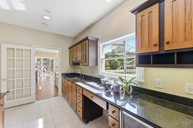 8575 Sleepy Hollow Drive, Indian Hill, OH 45243