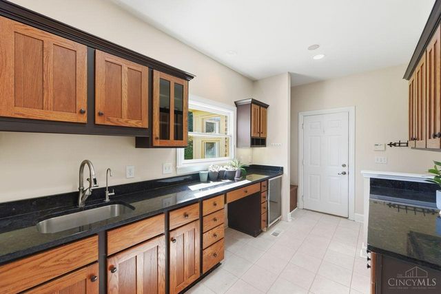 8575 Sleepy Hollow Drive, Indian Hill, OH 45243