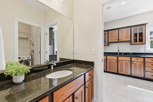 8575 Sleepy Hollow Drive, Indian Hill, OH 45243