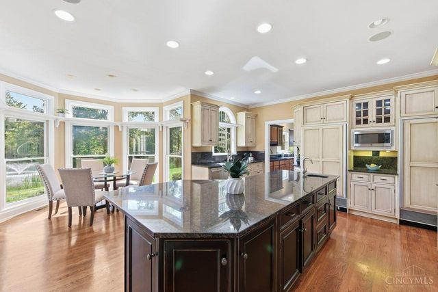 8575 Sleepy Hollow Drive, Indian Hill, OH 45243