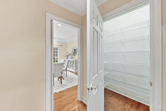 8575 Sleepy Hollow Drive, Indian Hill, OH 45243